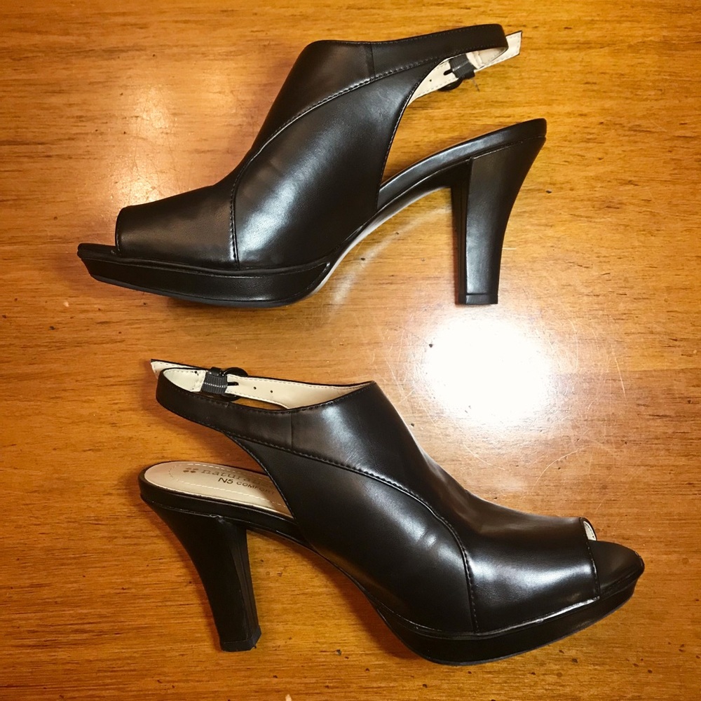 Naturalizer Black Heels
